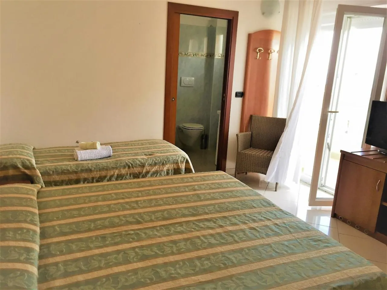 Hotel Villa Linda - Family Hotel - Nuova Costruzione Antisismica Riccione 3*,  Olaszország